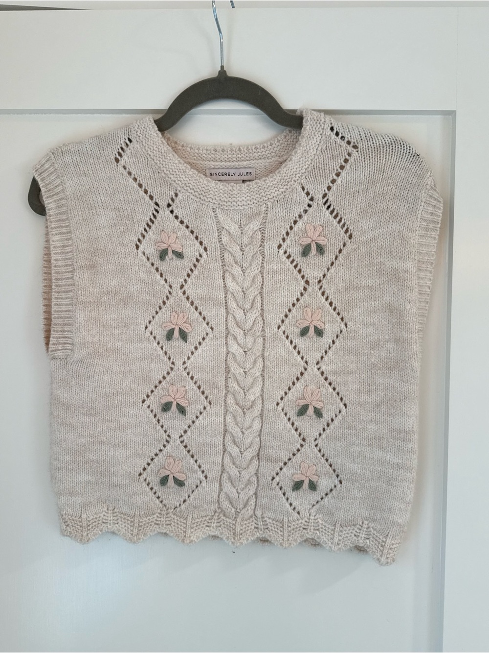 Sincerly Jules Women's Cream Knit Sleeveless Sweater Vest with Floral Embroidery